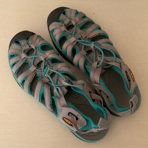 Keen Sandals Women’s size 9